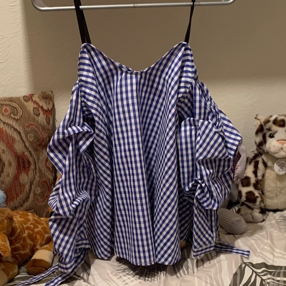 Tops - Stylish off the shoulder top